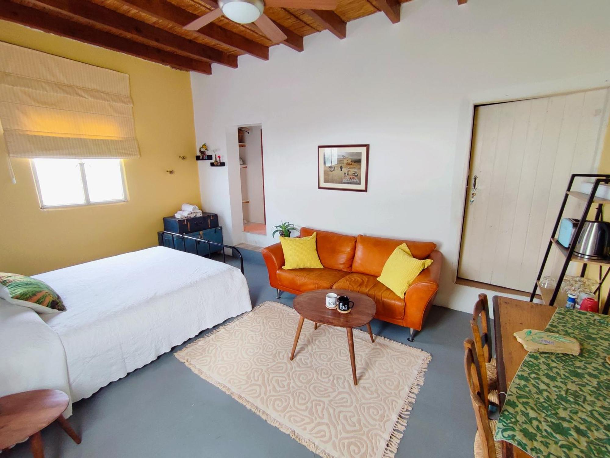 Faith'S Stone House Guest House Simou ภายนอก รูปภาพ