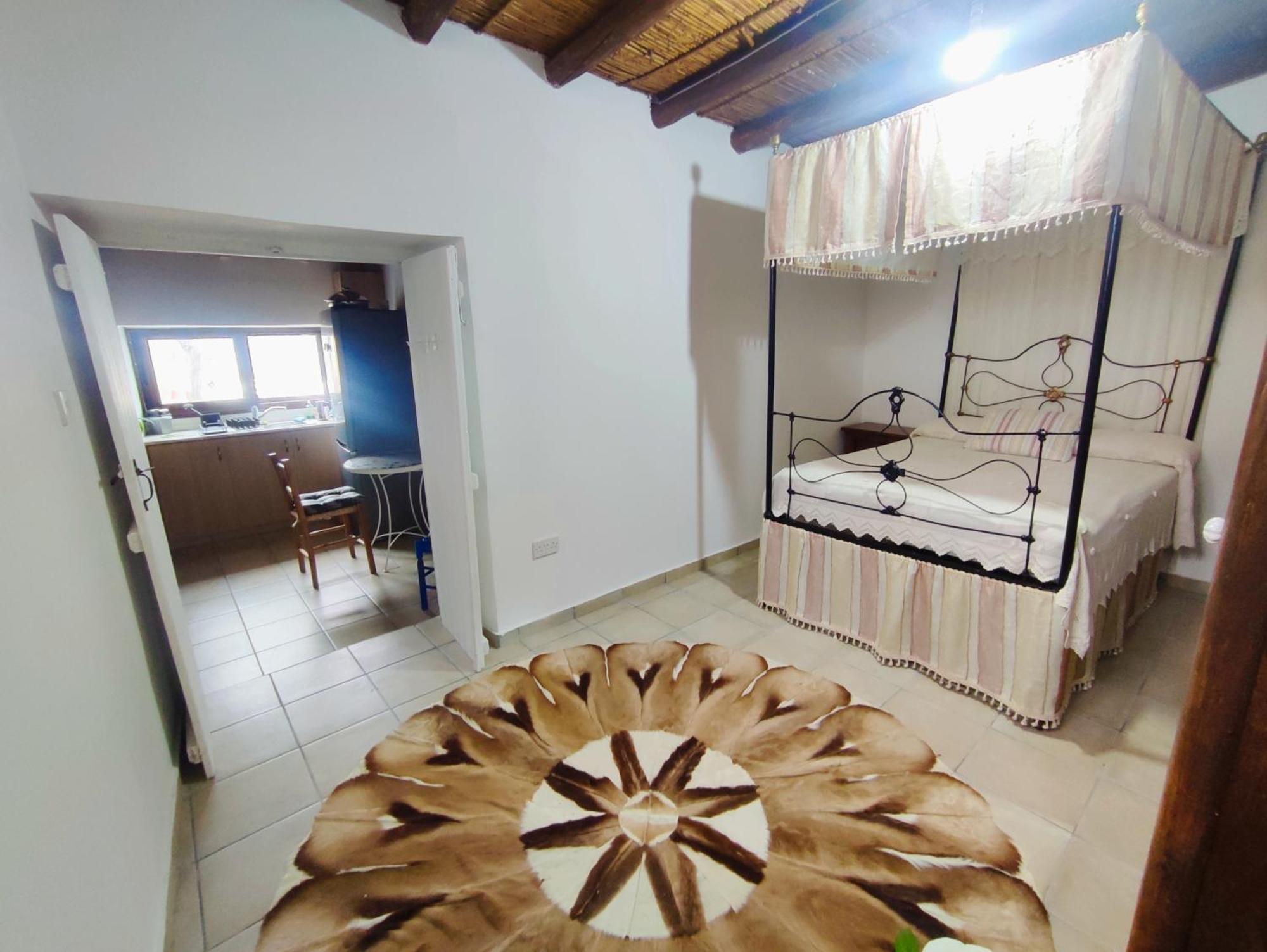 Faith'S Stone House Guest House Simou ภายนอก รูปภาพ